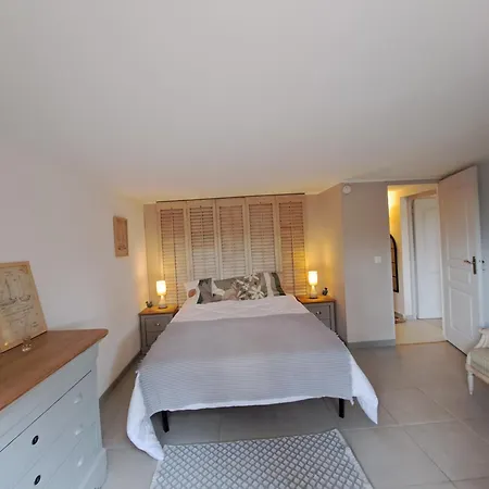 Clos Helene Bed & Breakfast